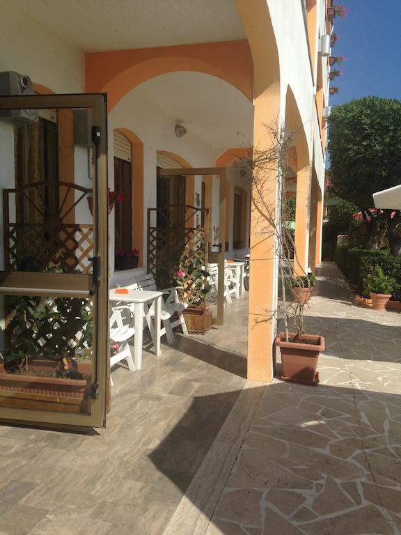 Baby Gigli Hotell Numana Exteriör bild